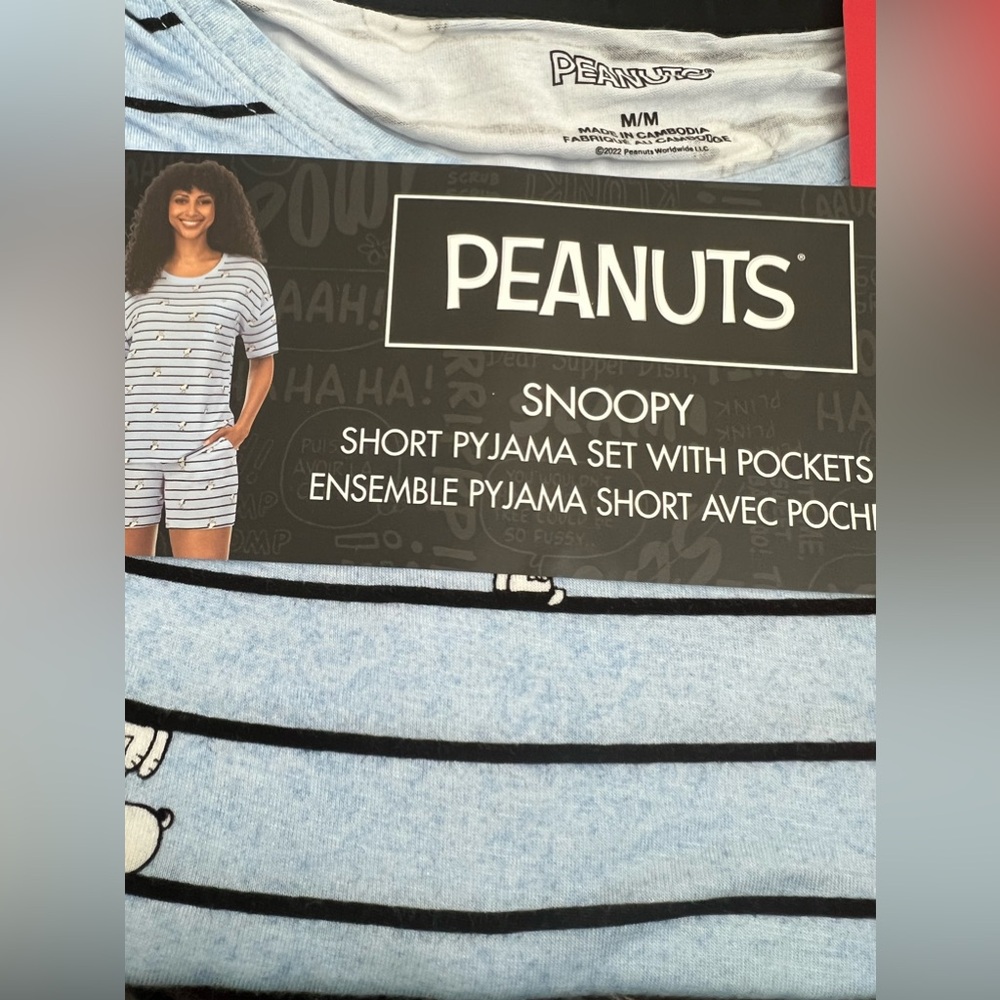 Peanuts Women’s 2 Piece Light Blue summer Snoopy Themed Pyjama Set size L/G NWT - Picture 2 of 3